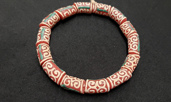 Craft with African glass beads from Ghana. Design jewelry, accessories, or crafts, with Dwennimmen Adinkra beads.
